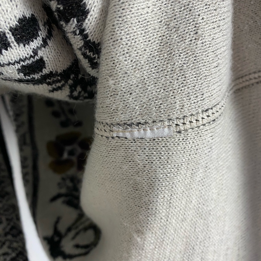 Simply Natural HANNA SWEATER Size Medium - Picture 10 of 12
